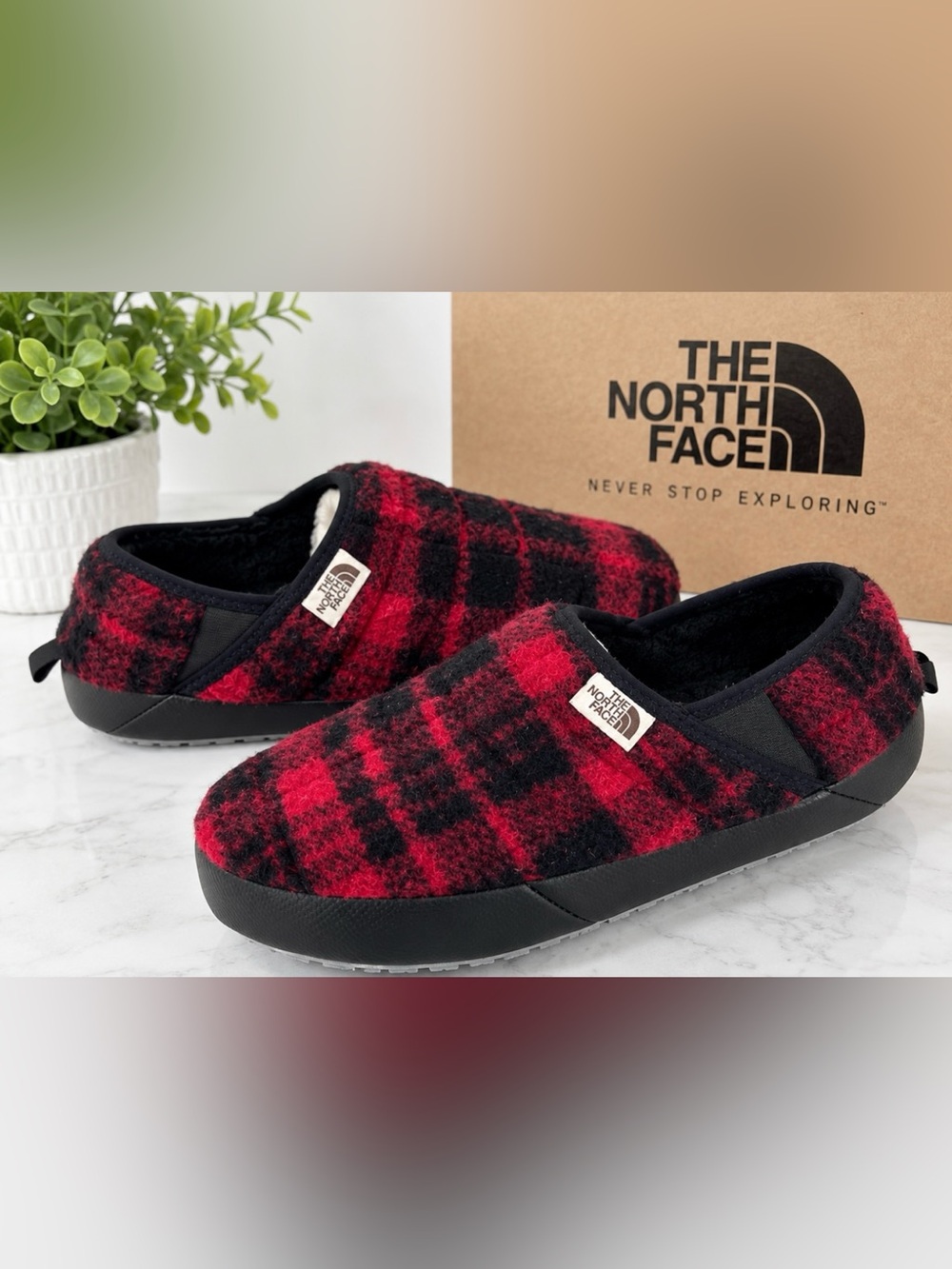 The North Face Red & Black Plaid Slip-On Women’s Slippers Size 9